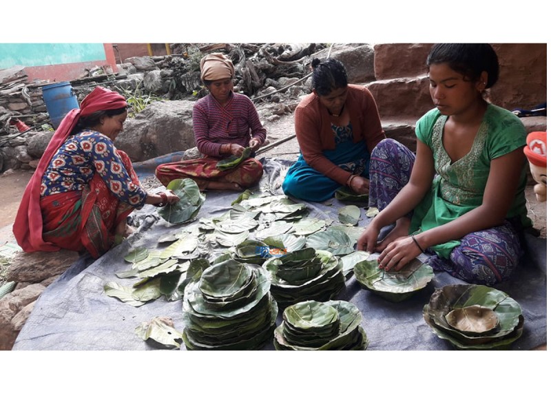 घट्दै परम्परागत दुना, टपरीको प्रयोग